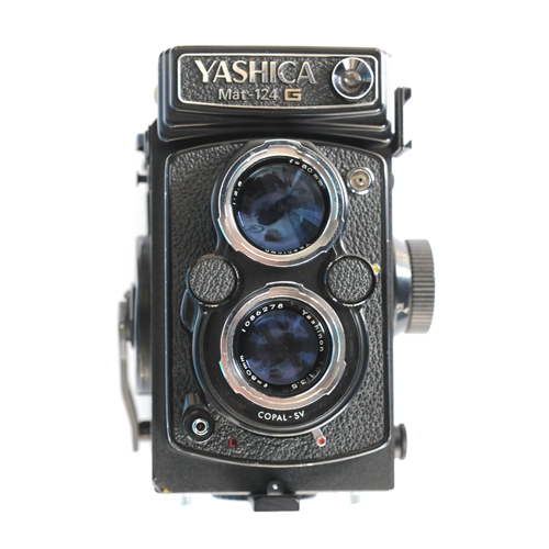 Yashica Mat 124 G TLR 6x6 Cm Camera Üretim Tarih:1971 Seri No:2123790 Yashinon 80mm F:3.5 Lens Seri No:1086278 Film Tip:120-220 Rool Film Koleksiyon  