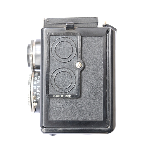 Lübitel 2 TLR 6x6 Camera Üretim Tarih:1955-1980 Russian Seri No:075389 T22-75mm F:4.5 Lens Film Tip:120-220 Rool Film Koleksiyon(1)  