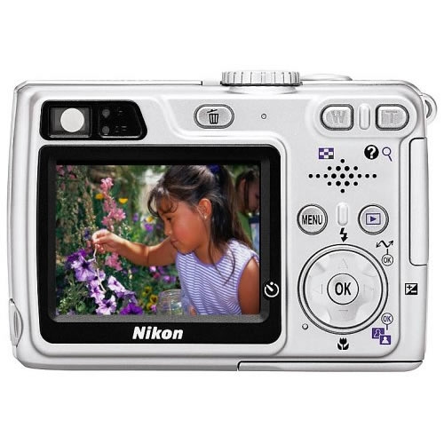 Nikon Coolpix 5900 Dijital Kompakt Fotoğraf Makinası